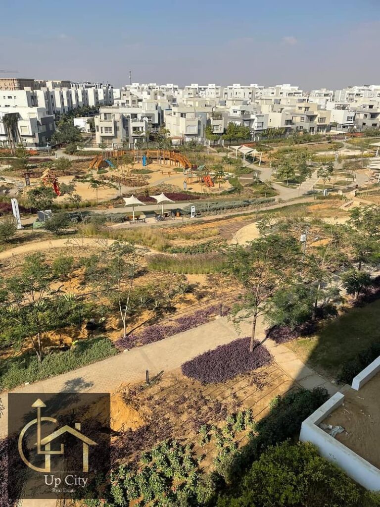 شقه ٣ غرف نوم و غرفة ناني بافضل فيو في الكمبوند بها مطبخ و تكيفات للايجار في هايد بارك التجمع الخامس القاهرة الجديدة 0