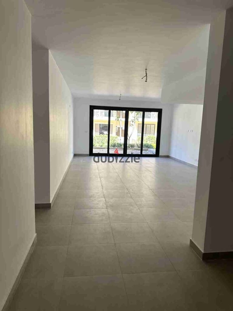 شقه للايجار بكمبوند باديه بالم هيلز بجوار جامعه MSA ارضي بجاردن بمدخل خاص 147م 0