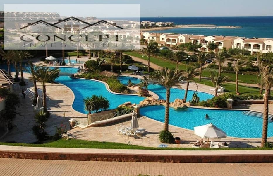 توين هاوس صف ثالث يطل على البحر مفروش في توباز - العين السخنة 0