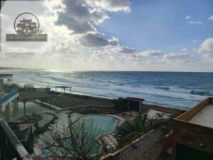 800 ج.م شقه كبيره على البحر مباشره بجوار نادي الظباط العجمي فيلا شهر العسل البيطاش الإسكندرية