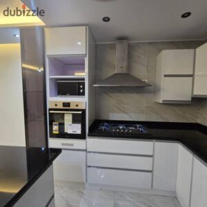 30,000 ج.م شقة للإيجار في كمبوند ستون ريزيدنس – القاهرة الجديدة تشطيب سوبر لوكس