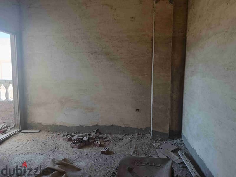 للبيع شقه 225م بأفضل ابراج شارع الجمهوريه الرئيسي 0