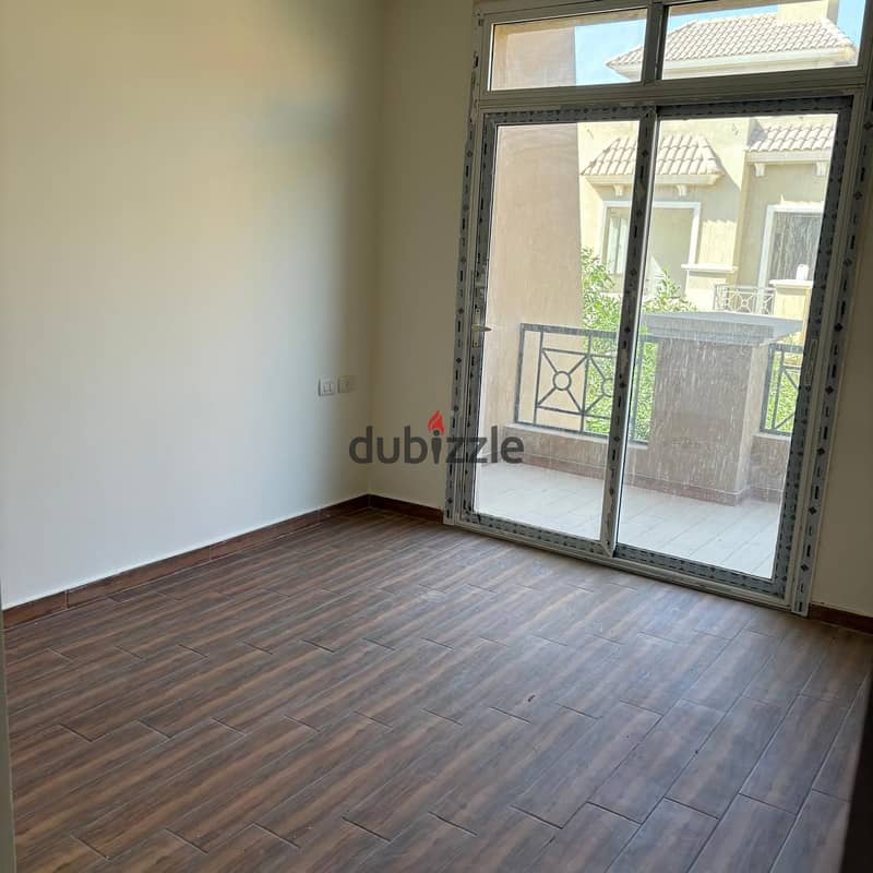 للايجار توين هاوس فيلا   بالتكيفات نيوم اكتوبر بورتو بالقرب من ماونتن فيو و جراند هايتس و بالقرب من الشيخ زايد 0