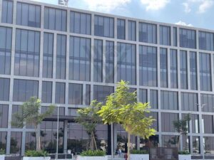 338,800 ج.م مكتب اداري فيو بلازا متشطب للايجار338,800الف شهريا في كايرو فيستيفال سيتى