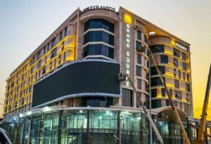 مكتب إداري 10 متر للبيع في جراند سكوير بالعاصمة الإدارية الجديدة 2,403,500 ج.م