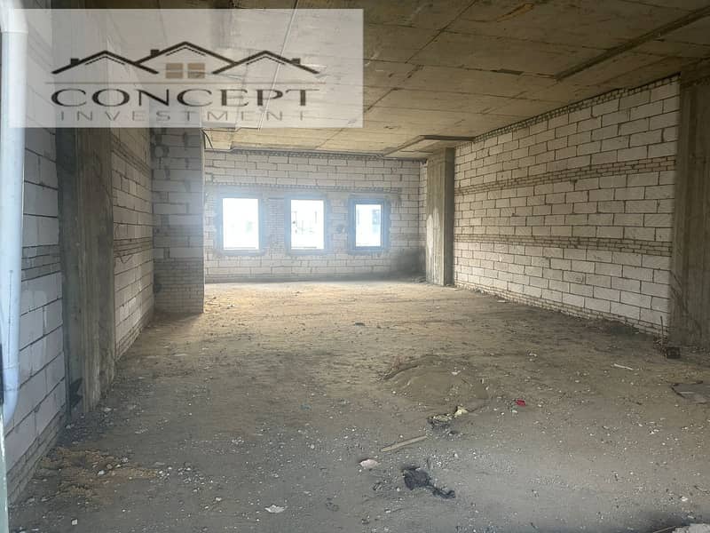 مكتب للإيجار بموقع مميز في ليك تاون - التجمع الخامس 0