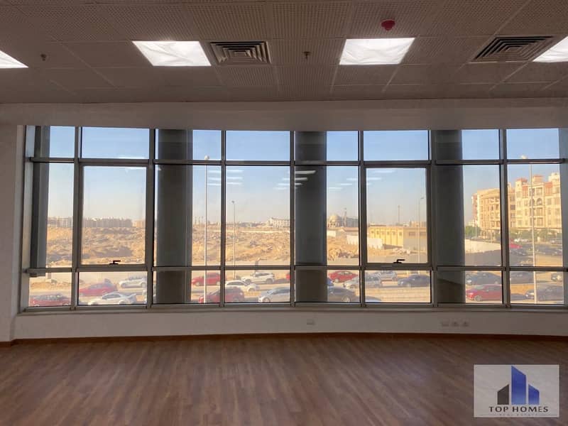 مكتب إداري للإيجار 148 متر تشطيب كامل بالتكييفات بموقع مميز في سنترو مول - التجمع الخامس القاهرة الجديدة 0