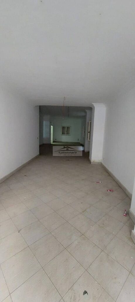 للايجار مكتب دور ارضى مرخص تجارى مساحة 120 م   مدينة نصر امتداد مكرم عبيد خلف السراج مول 0