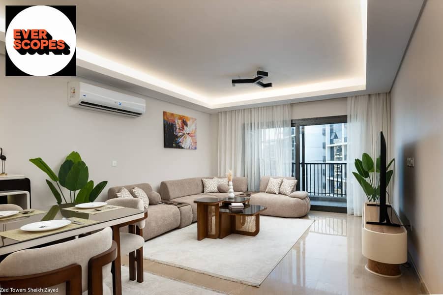 شقة للبيع 3 غرف متشطبة بالتكييفات في زيد ايست في التجمع دقايق للجامعة الامريكية استلام سنة 0