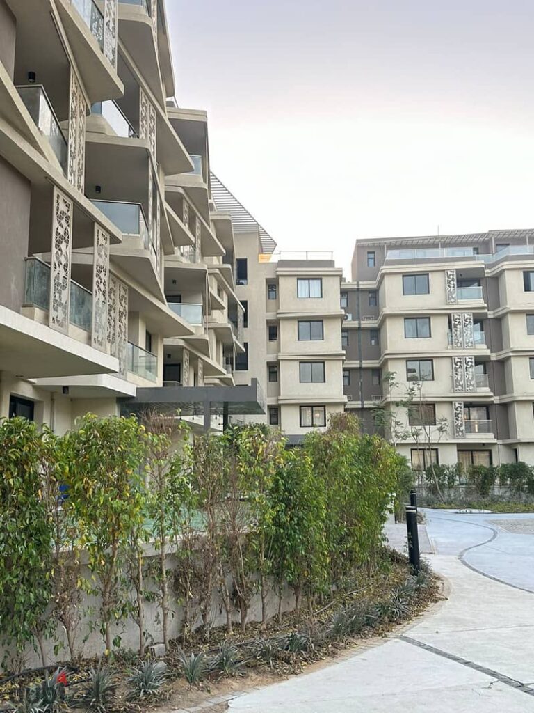 شقة مميزة للبيع ف بادية متشطبة بالكامل استلام فوري من شركة بالم هيلز - اكتوبر 0