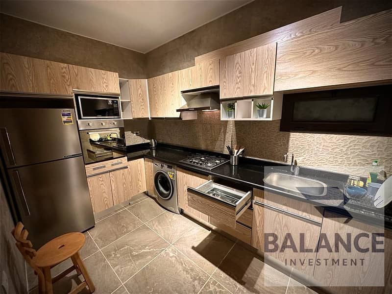 شقة للايجارفى Fifth Square فرش فندقى 160م فى القاهرة الجديدة 0