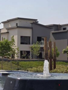 فيلا للبيع بخصم 35% في قلب الجولدن سكوير بفيو لان سكيب وجاهزة للاستلام الفوري 16,000,000 ج.م