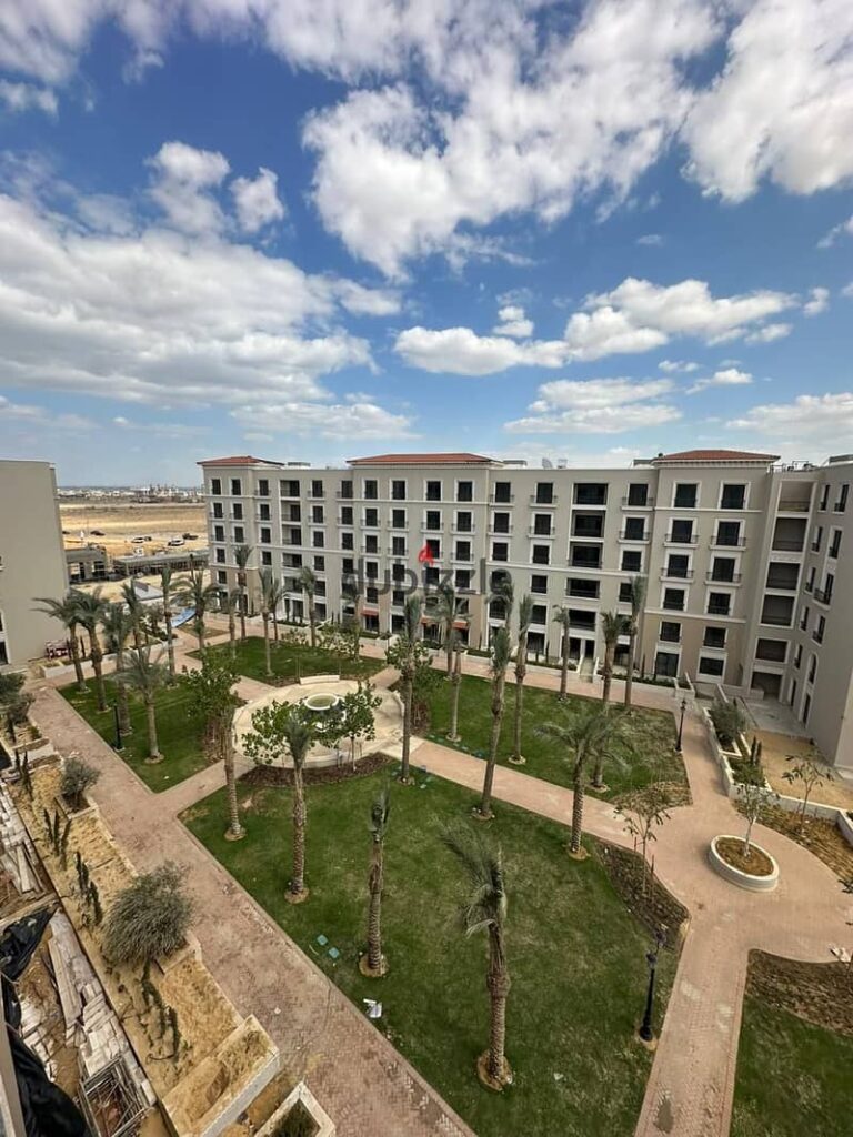 للايجار بنتهاوس 190م بتراس 64م بكمبوند فليدج ويست في الشيخ زايد بالتكيفات 0