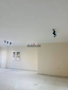 **فيلا كاملة للإيجار إداري – القاهرة الجديدة، التجمع الأول، جنوب الأكاديمية** *موقع استراتيجي جدًا – خطوات من شارع التسعين و**كايرو فستيفال سي 270,000 ج.م