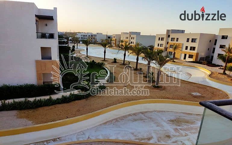 شاليه للبيع صف أول على اللجون مفروش بالأجهزة والتكييفات في منتجع أزها – العين السخنة 0