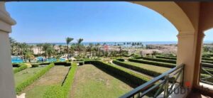 شاليه مفروش للبيع في لا فيستا 5 7,100,000 ج.م