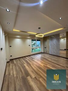 استلم شقه لقطه للبيع متشطبه بالكامل في اميز لوكيشن وبمساحه وتقسيمه كبيره في كمبوند امورادا التجمع الخامس -القاهرة الجديدة -القاهره 12,500,000 ج.م