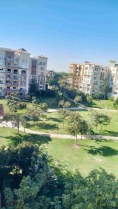 175 متر للايجار بجوار النادي والخدمات وقريبة من مجمع البنوك والابن اير مول B1 20,000 ج.م