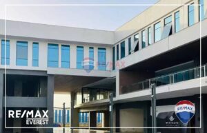 محل تجاري للبيع في ويست جيت مول – تشطيب كامل بالتكييف 2,500,000 ج.م