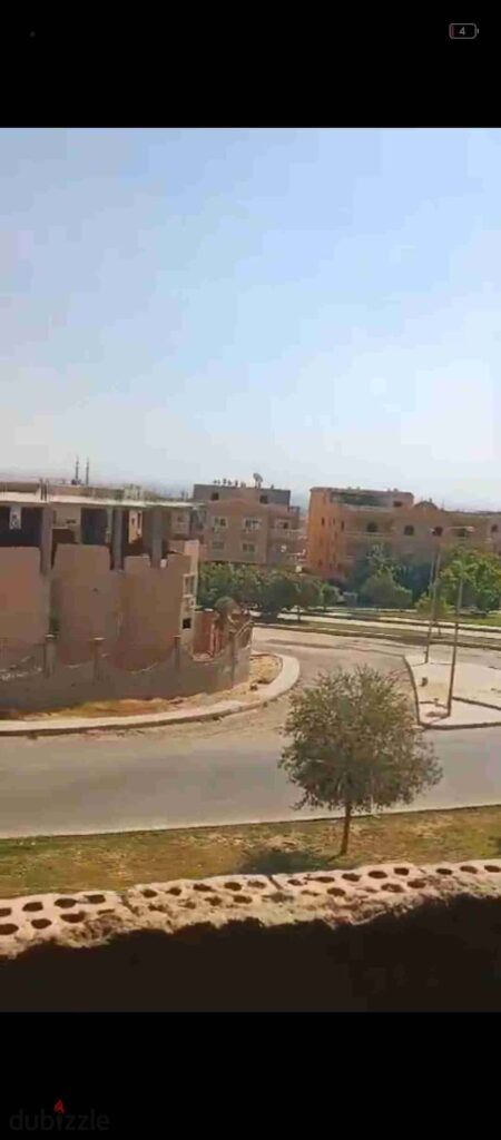 شقة بفيلا للبيع – الحي الرابع | 200م – واجهة بحري – دور أول بلكونة 0