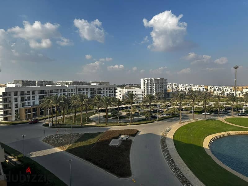 شقة للإيجار مساحة 224 متر 3 غرف نوم (منها غرفة ماستر) 3 حمامات غرفة خادمة مع  تكييفات في  اب تاون نيو كايرو 0