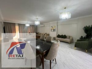 شقة مفروشة للإيجار بمدينة الرحاب 185 متر بها جميع الكماليات، مفروشة بالكامل، مكيفة وفرش راقي بالقرب من السوق الشرقي، الخدمات التجارية والمطاعم 55,000 ج.م