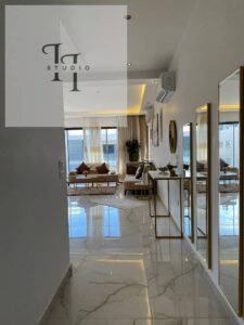 شقة مميزة 2 نوم مفروشة بالكامل للايجار فى ليك فيو 85,000 ج.م