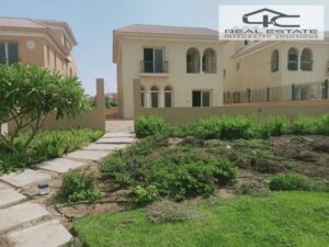 للبيع فيلا مستقلة كورنر 330م + 90م بيزمنت استلام فوري باقل سعر اميز موقع في كمبوند هايد بارك التجمع الخامس Hyde park new cairo 25,380,000 ج.م