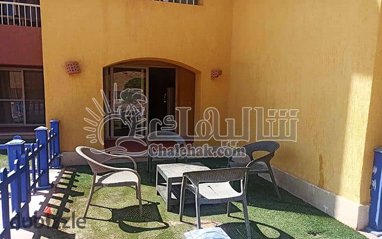 للبيع أرضي مفروش ومجهز بالكامل بالأجهزة والتكييفات في بورتو ساوث بيتش – شاليه بالعين السخنة 0