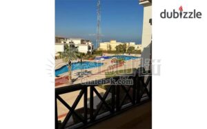 شاليه للبيع فيو مميز على حمام السباحة مفروشة بالكامل ومجهزة بالأجهزة والتكييفات 85م في دولفين بيتش العين السخنة 2,550,000 ج.م