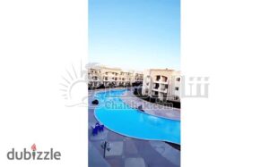 شاليه مفروش بالكامل بالأجهزة والتكييفات فيو حمام السباحة مباشرةللبيع في منتجع لاسيرينا ميني إيجيبت – العين السخنة 2,350,000 ج.م