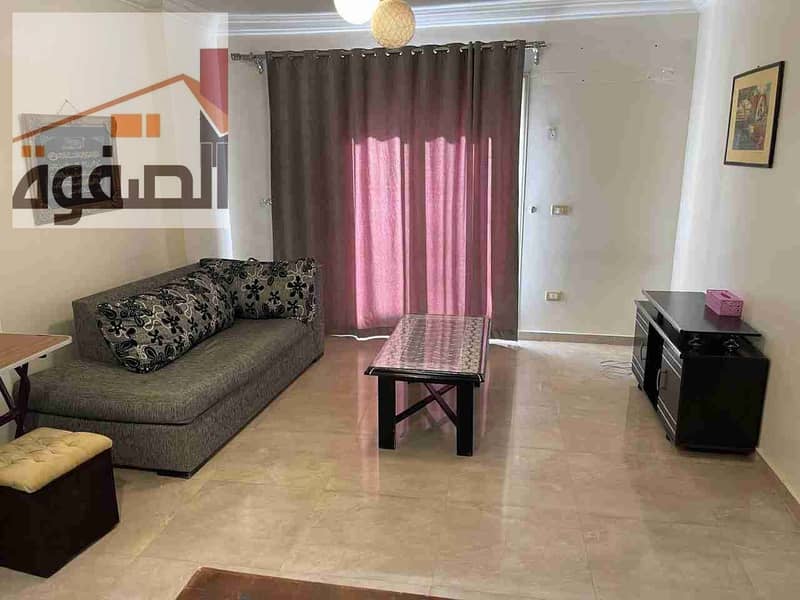 فرصة للبيع شقة بالفرش و الجراج في زهراء المعادي الشطر العاشر بجانب كمبوند اميرالد و كارفور و بجانب كل المطاعم و البراندات العالمية و الطرق الرئيسية 0