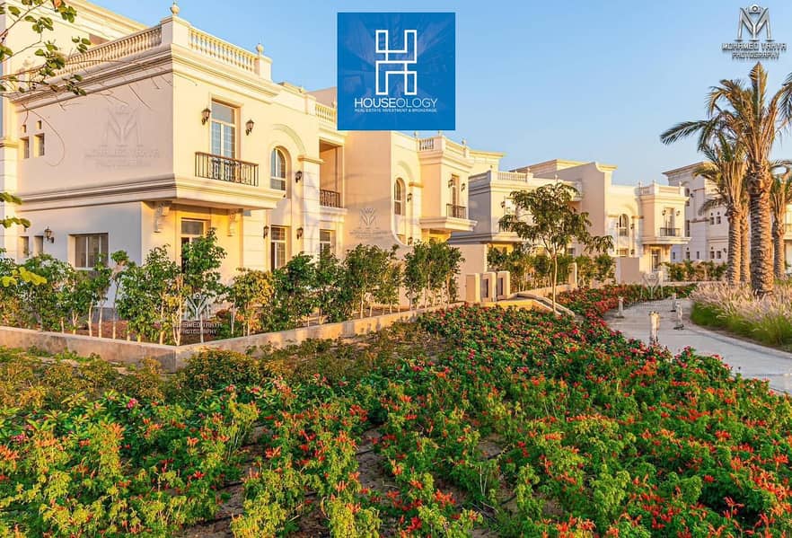 فيلا تاون هاوس كورنر متشطبه بالكامل و استلام فوري للبيع بكمبوند متكامل الخدمات تحت ادارة هايد بارك 0