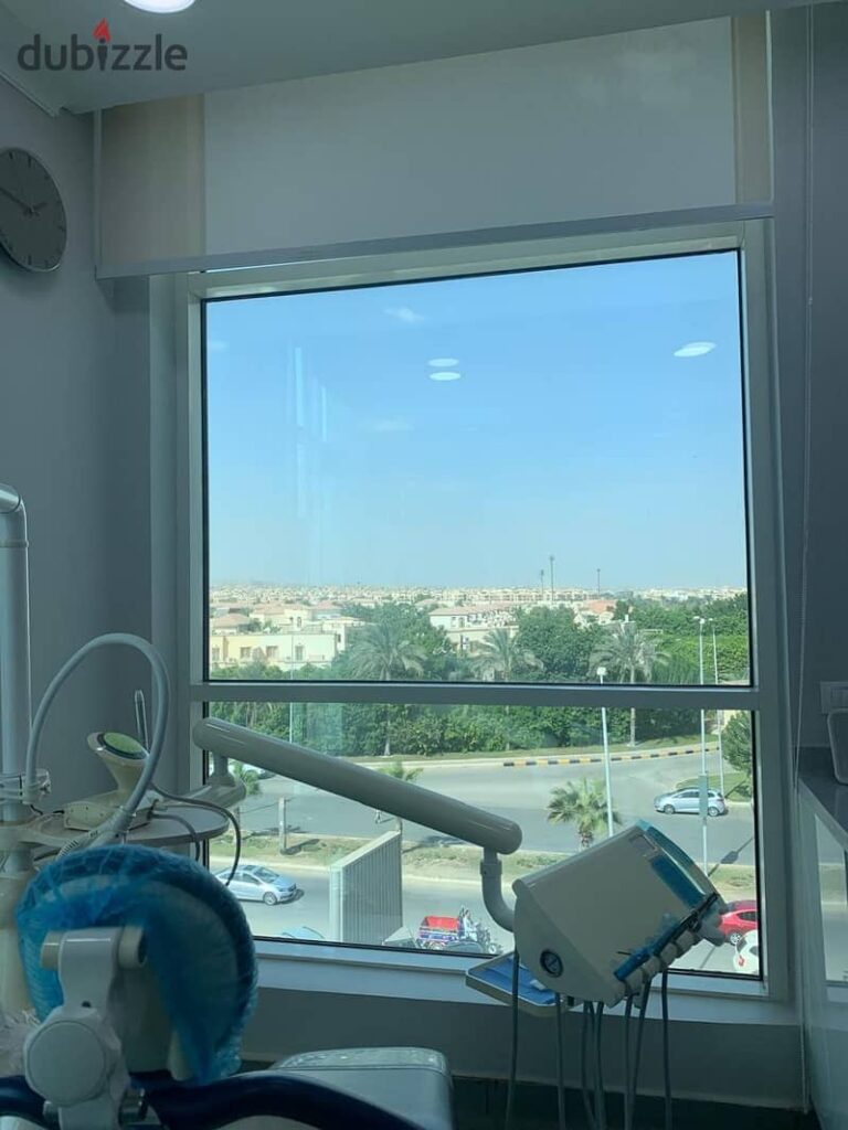 عياده 56 متر للبيع متشطبه بالتكييفات في الشيخ زايد علي شارع الشباب الرئيسي مباشرة - كارجو مول 0