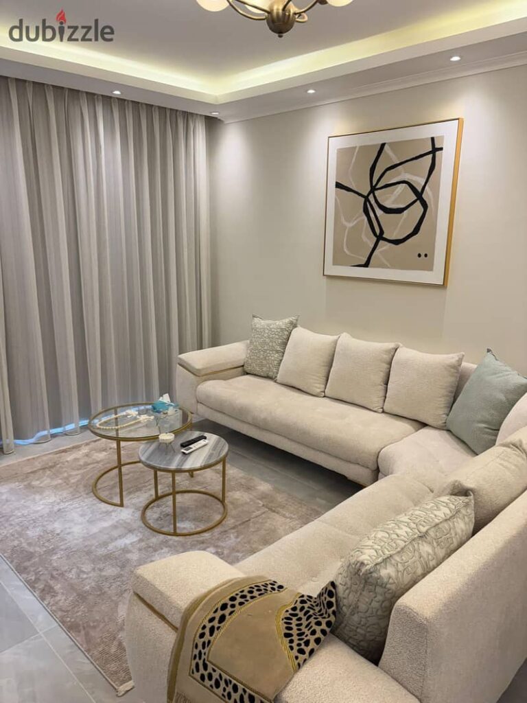 شقه مميزه للايجار في كمبوند ليك فيو ريزيدنس 0