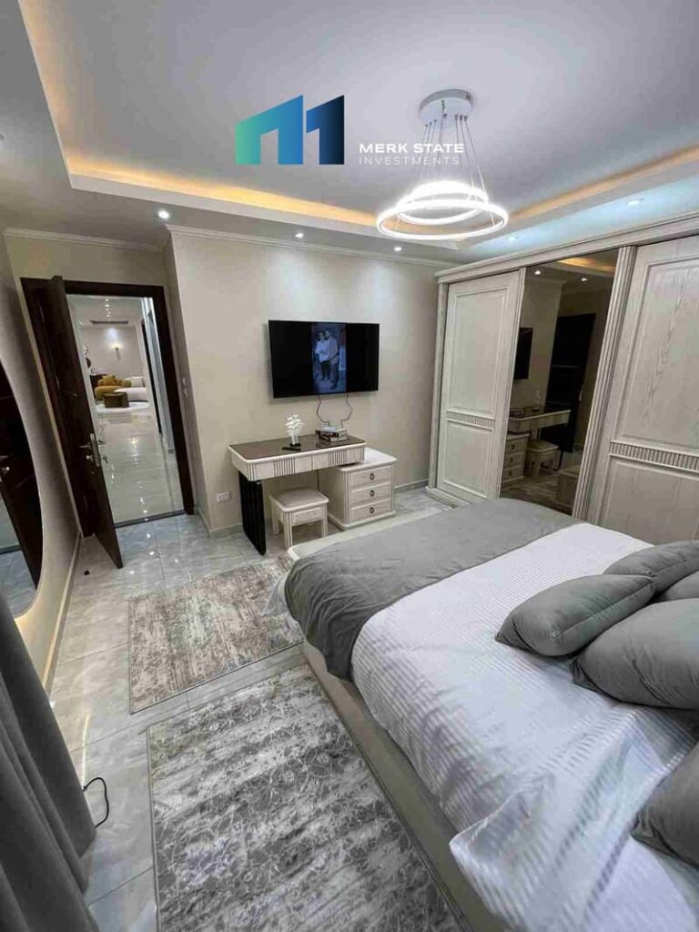 شقة للبيع استلام فوري ب ١٠% فقط وقسط على ٧ سنين بجوار الجامعة الامريكية ومول بوينت ناينتي 0