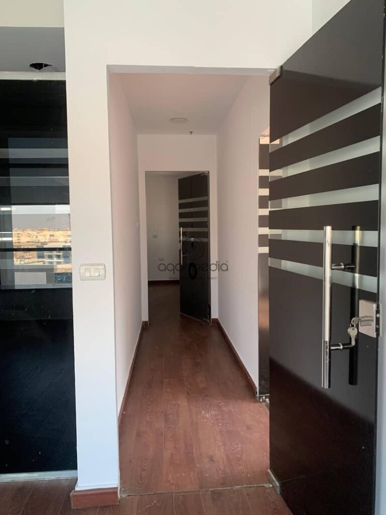 مكتب إداري مميز للإيجار (220 متر مربع) بتشطيب كامل في شارع 70، القطاع الثاني - القاهرة الجديدة 0