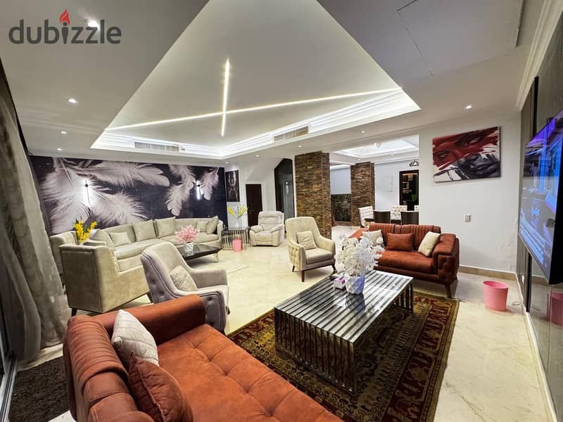 تاون هاوس كورنر للإيجار في ويستاون – Beverly Hills 0