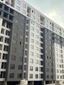 مكتب للأيجار 142م كامل التشطيب & بالتكييفات في قطاميه جيت 75,000 ج.م