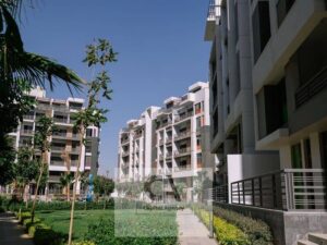 شقه للبيع بقسط يصل الي 10 سنوات في قلب التجمع الخامس في الجولدن سكوير | علي بعد دقائق من الجامعه الامريكيه | في كمبوند ايكون جاردنز | * Icon Gardens * 5,000,000 ج.م