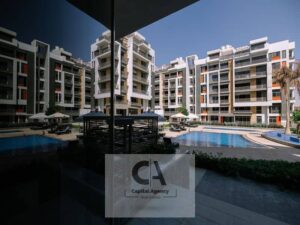 شقه للبيع بجاردن في التجمع الخامس في الجولدن سكوير , بمقدم 15% | علي بعد دقائق من الجامعه الامريكيه | في كمبوند ايكون جاردنز | * Icon Gardens * 7,700,000 ج.م