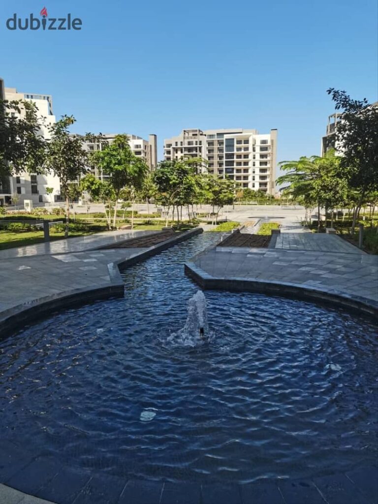 للبيع شقه فاخره متشطبه بالتكيفات و المطبخ في اميز لوكيشن زيد ويست 0