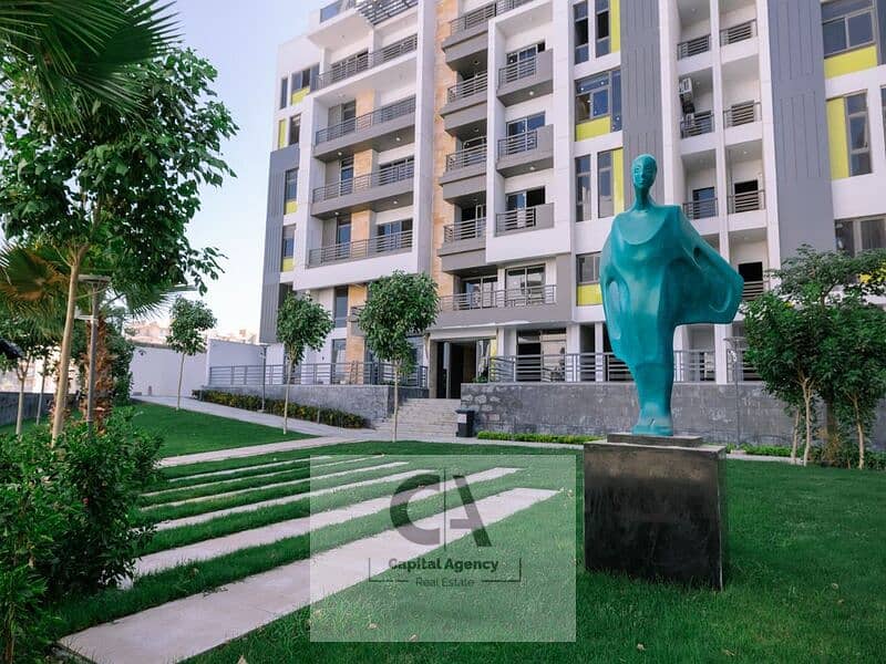 شقه للبيع في قلب التجمع الخامس بمقدم 10% في ايكون جاردنز في الجولدن سكوير | دقائق من الجامعه الامريكيه | في كمبوند ايكون جاردنز | * Icon Gardens * 0