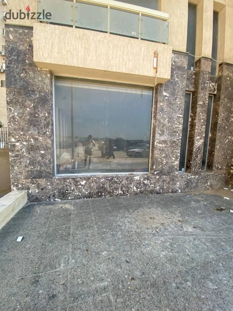 محل 34 م في شارع كارفور المعادي في زهراء المعادي تاني نمرة من الشارع الرئيسي 0