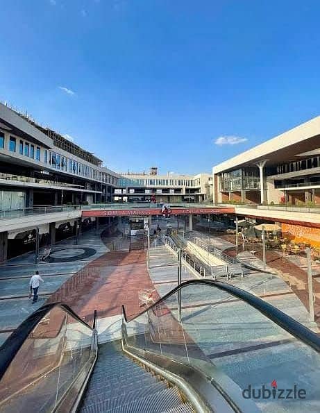 المحل ايجار أعلى ظهور وترافيك ف 6 اكتوبر  محل في مول ويست جيت محور 26 يوليو 0