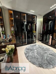 شقة للبيع ارضي بحديقه داخل كمبوند ادرس الشيخ زايد متشطبة بالتكيفات 6,800,000 ج.م