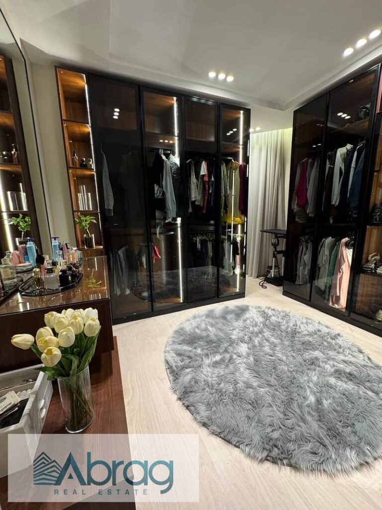 شقة للبيع ارضي بحديقه داخل كمبوند ادرس الشيخ زايد متشطبة بالتكيفات 0