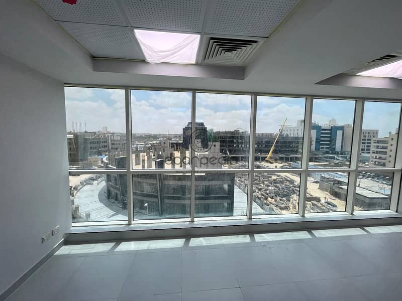مكتب إداري مميز للإيجار (105 متر مربع) بتشطيب كامل في مبنى بيزنس بلس - القاهرة الجديدة 0