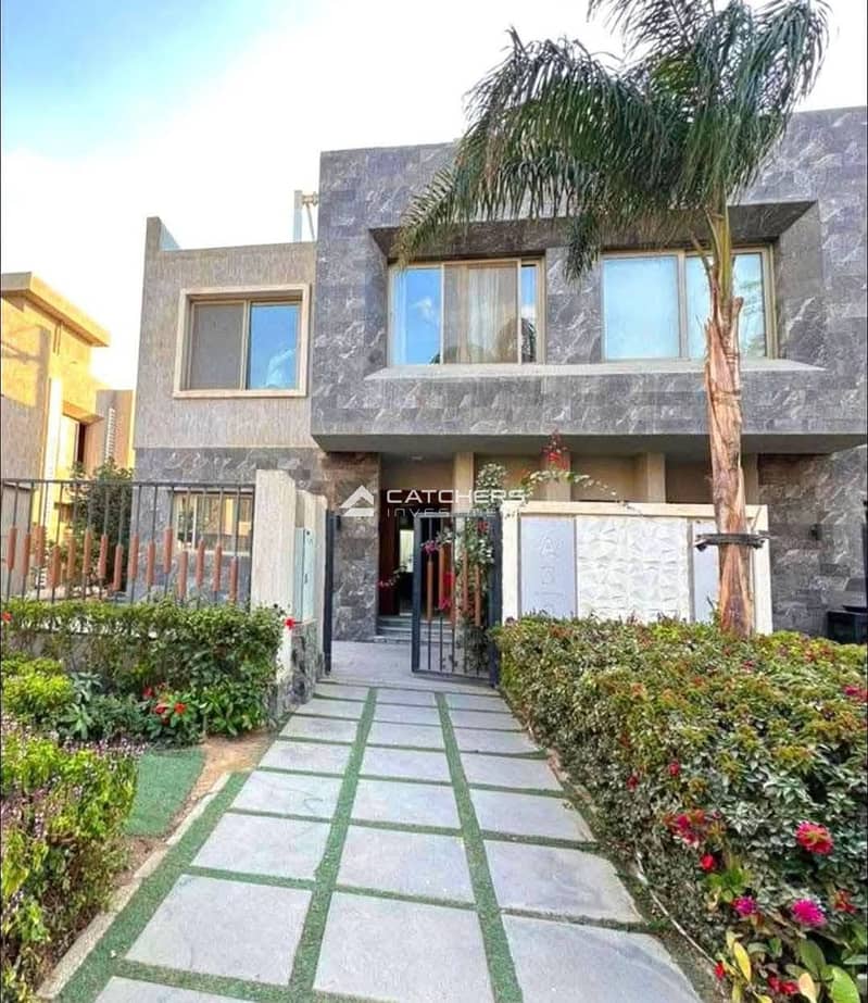 تاون هاوس استلام فوري | view مباشر علي الاهرامات | بخصم 45% لفترة محدودة | كمبوند صن كابيتال في قلب اكتوبر بالقرب من مول العرب , مول مصر 0