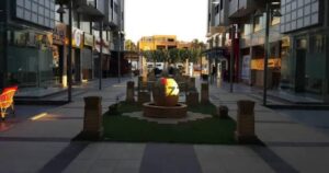 محل للايجار 97 م دورين في مول الداون تاون الشيخ زايد بالقرب من سعودي ماركت و اركان مول . 100,000 ج.م